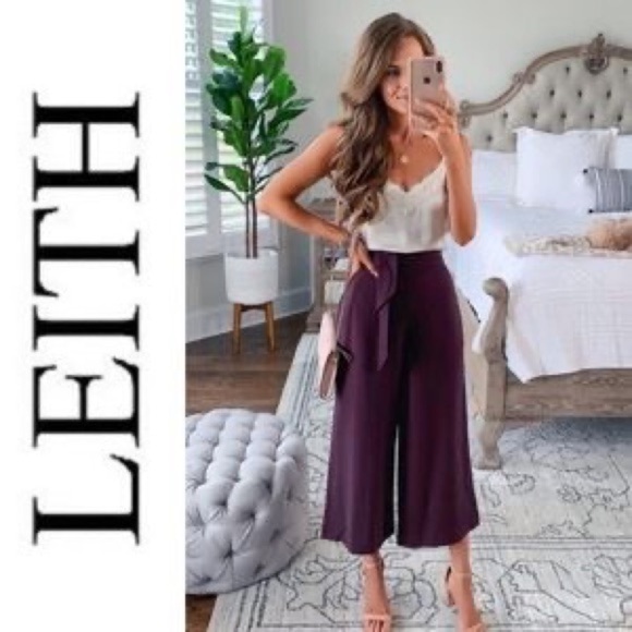 Leith High-Rise Wide Leg Crop Pants in Burgundy - Picture 2 of 8